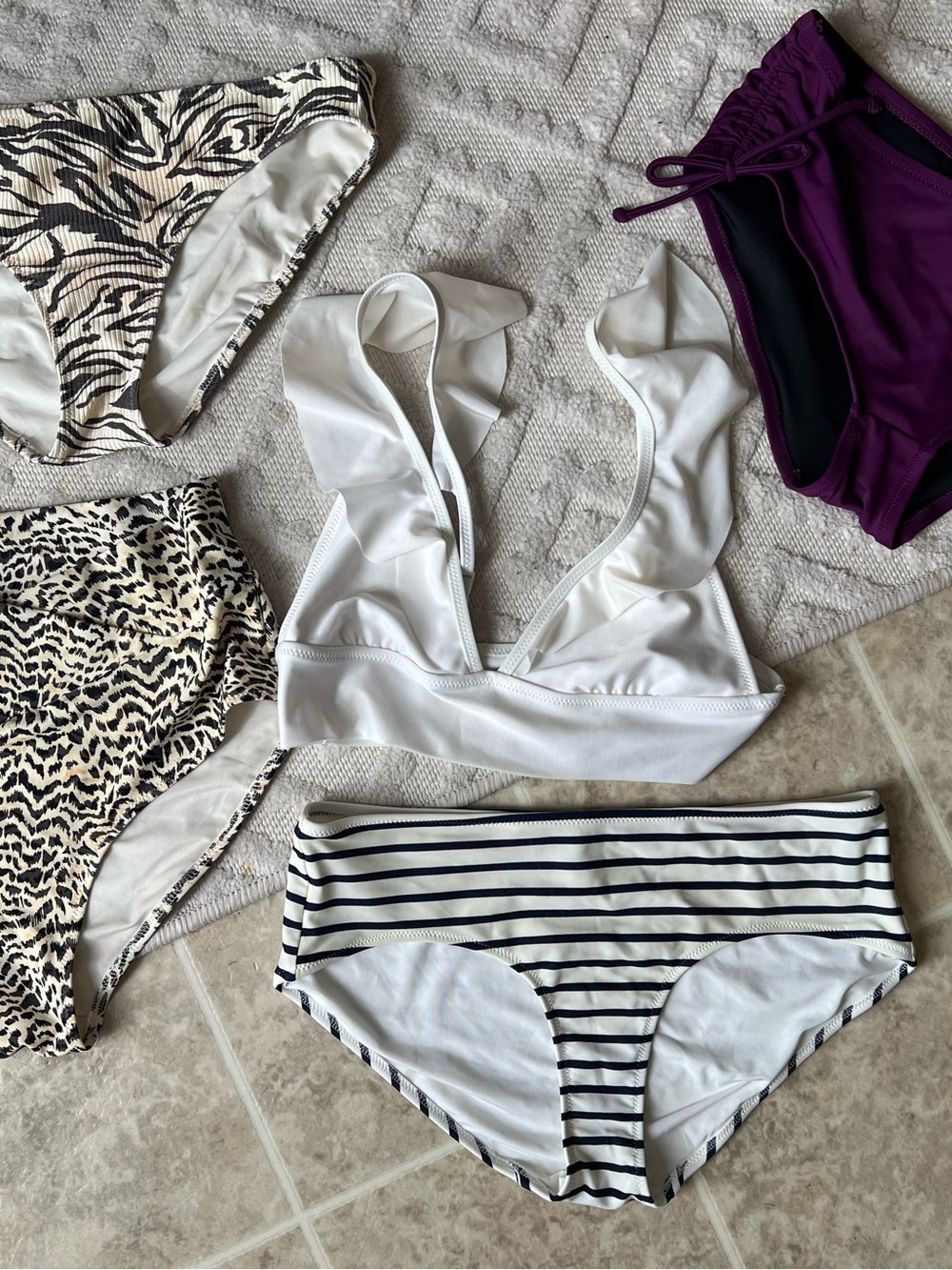 Aerie lot/ bundle of 5-bikini bottoms, white top with ruffles- all size medium